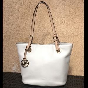 Michael Kors medium jet set purse